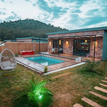 Villa Heaven Resort Hisaroenue *