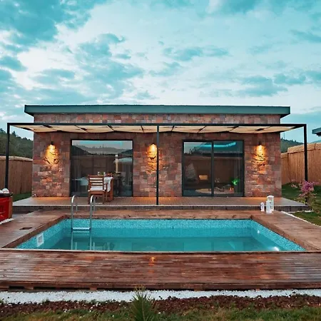 Heaven Resort Hisaroenue Villa *